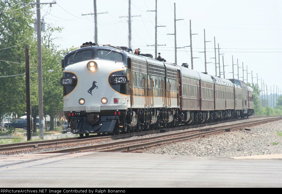 The NS Business train, P951-25, makes a midday appearance heading west