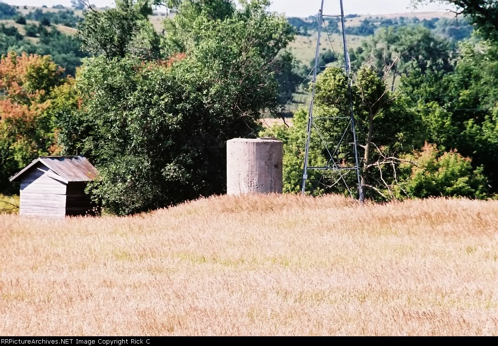 Line Shack and Water Tower base with Windmill 