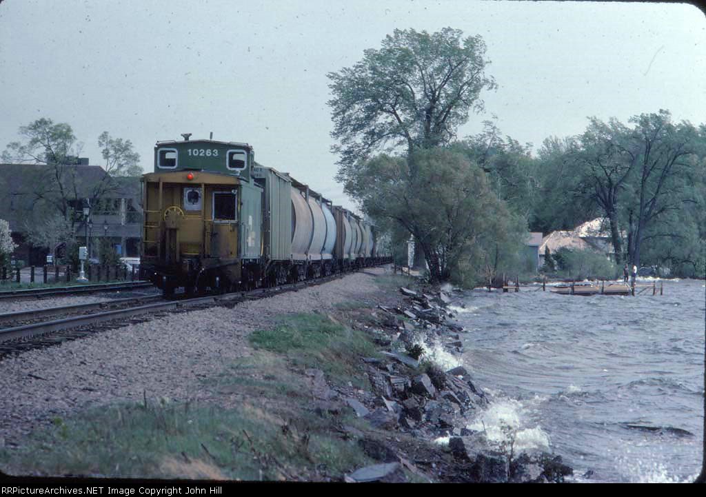 1336-22 Eastbound BN freight passes Wayzata Bay on Lake Minnetonka