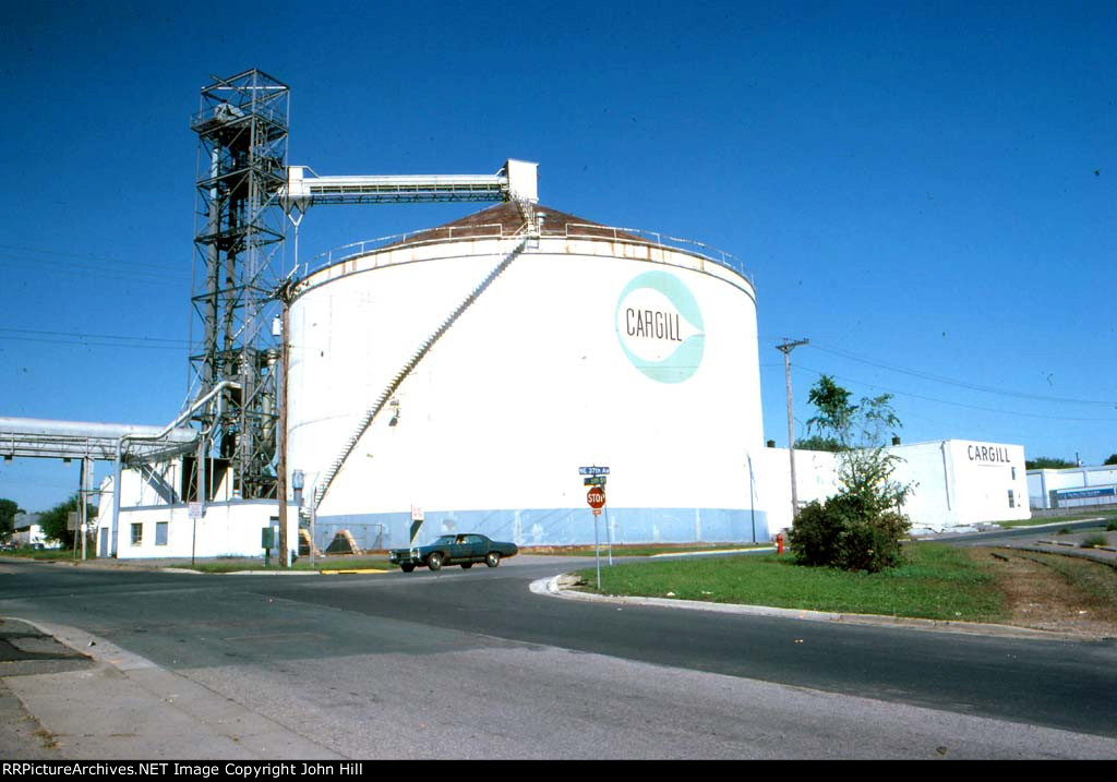1379-04 SOO Line Industrial Trackage On "Columbia Heights Spurs"