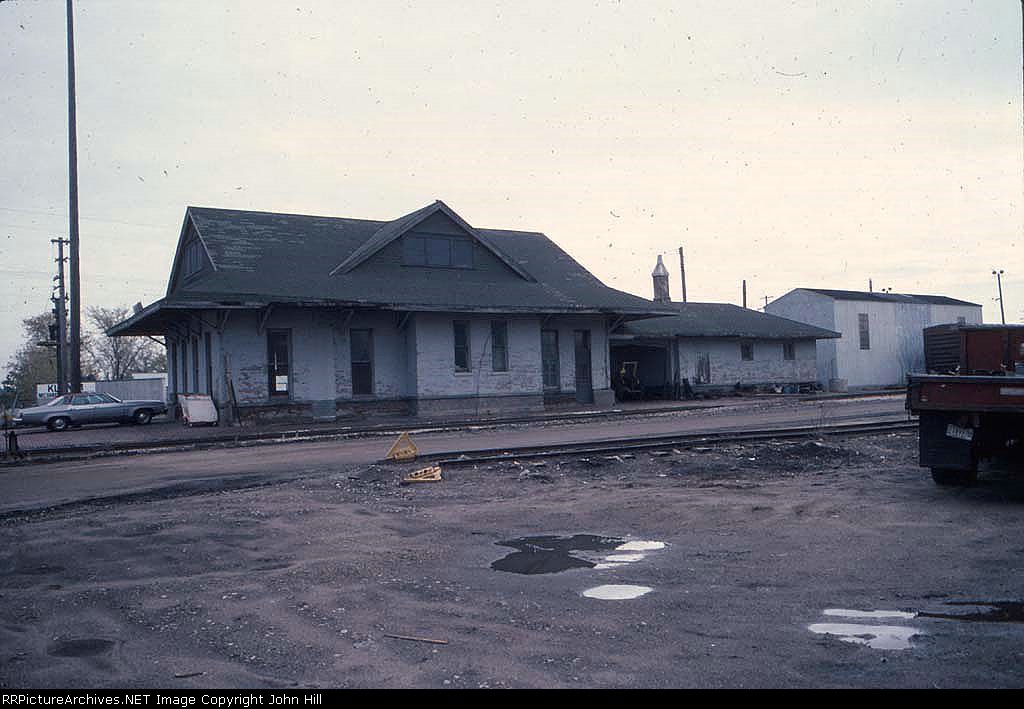 1382-26 MILW depot