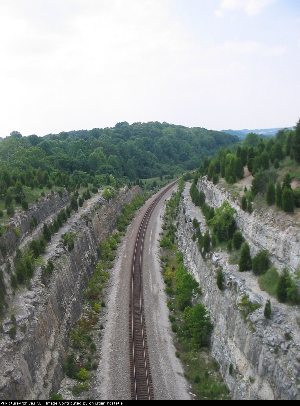 Rathole-like cut at Tunnel Hill Rd.