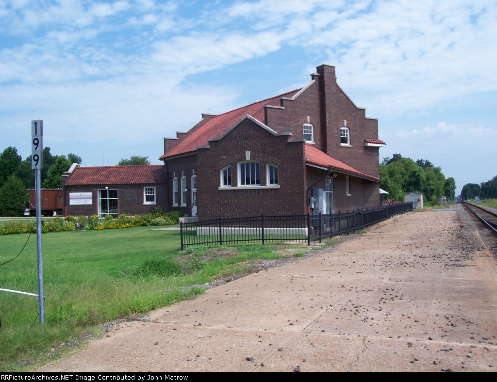 Former RI/SLSW Depot