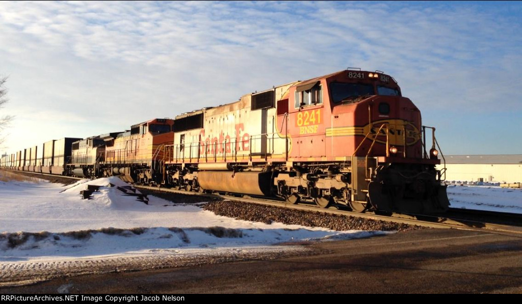 BNSF 8241