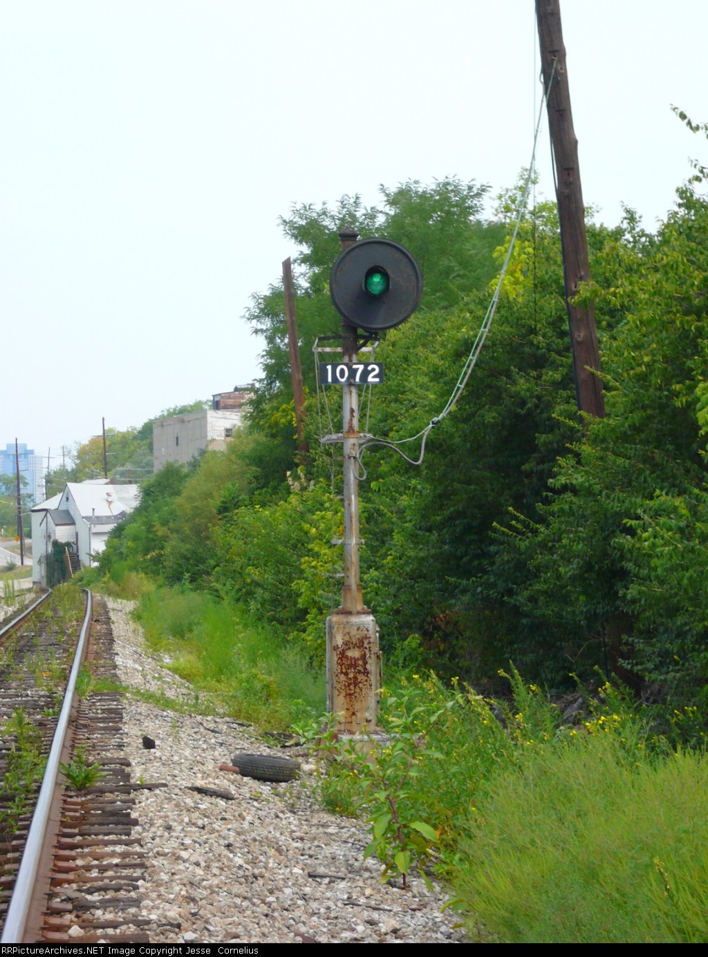 Signal at OOT 107.2