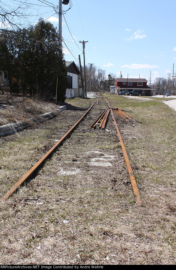 Out-of-service ex-C&NW track looking west from Buffalo Street