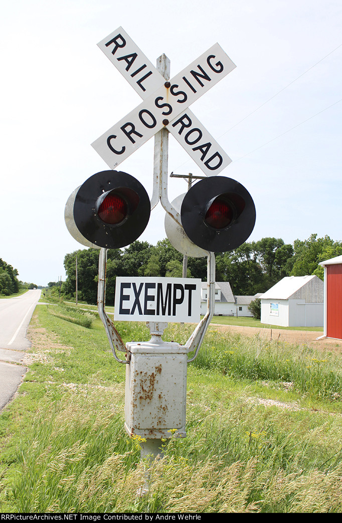 The Griswold crossing signal for southbound traffic on S56