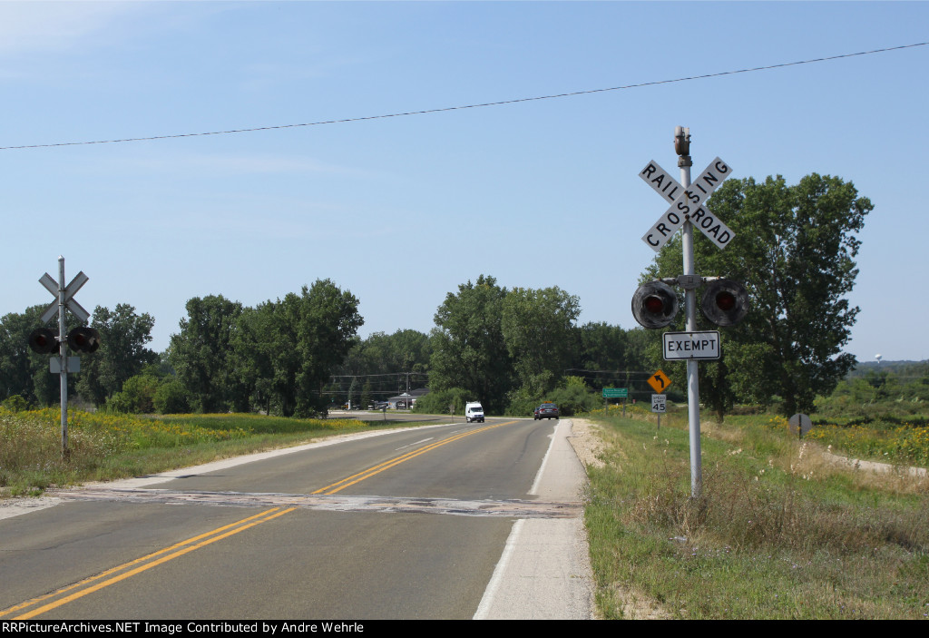 McCoy Road grade crossing, looking west