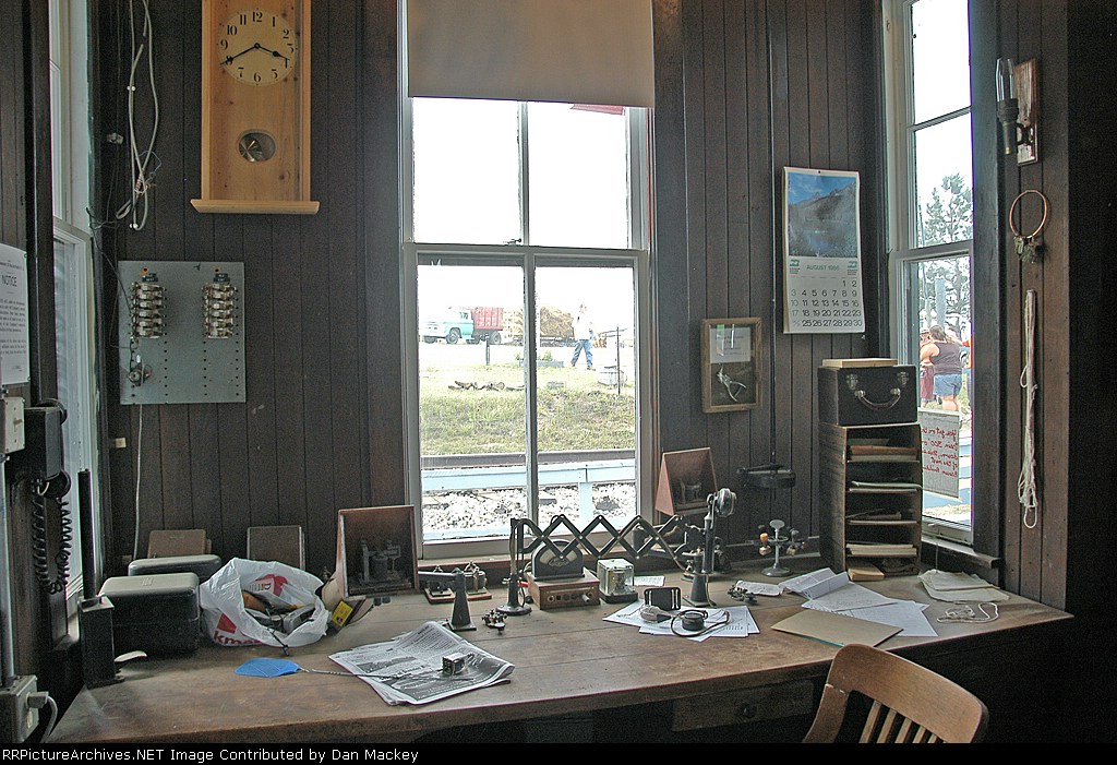 station agents desk