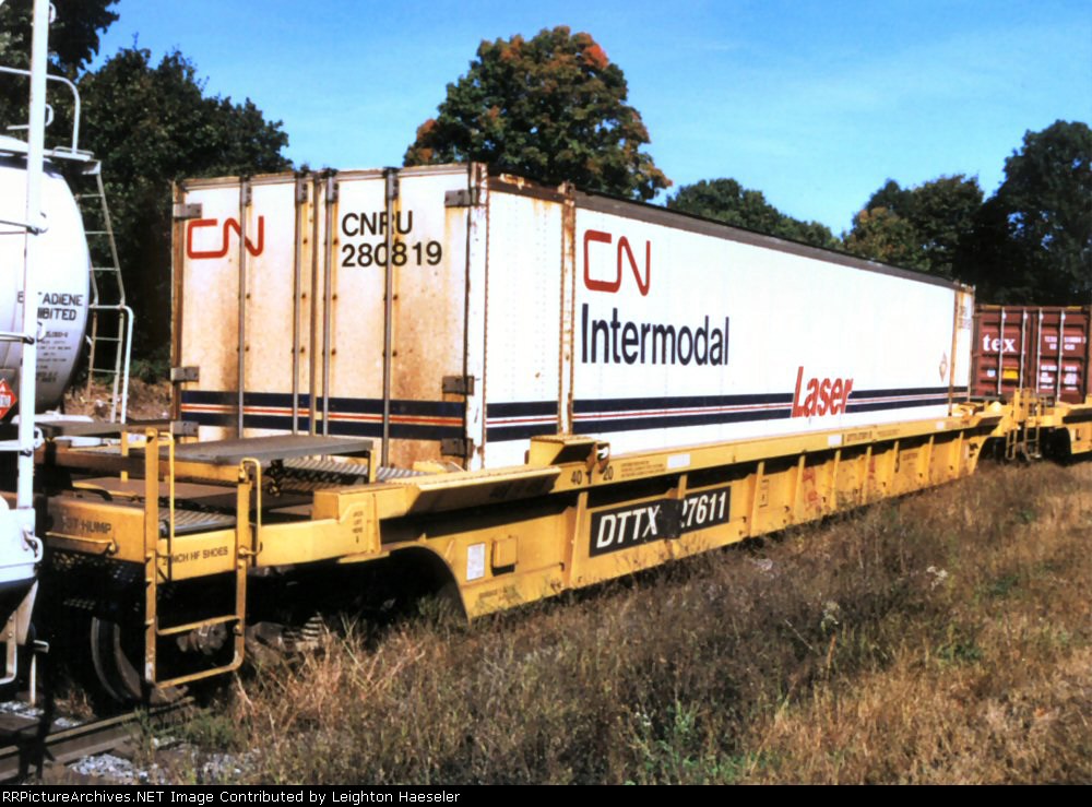 DTTX 27611-B with one container