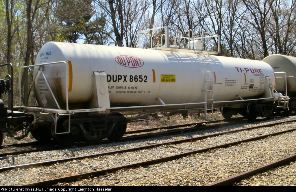 DUPX 8652 in Ti-Pure paint