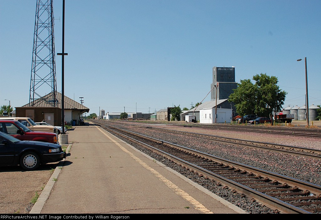 Burlington Northern Santa Fe Railway Tracks looking West