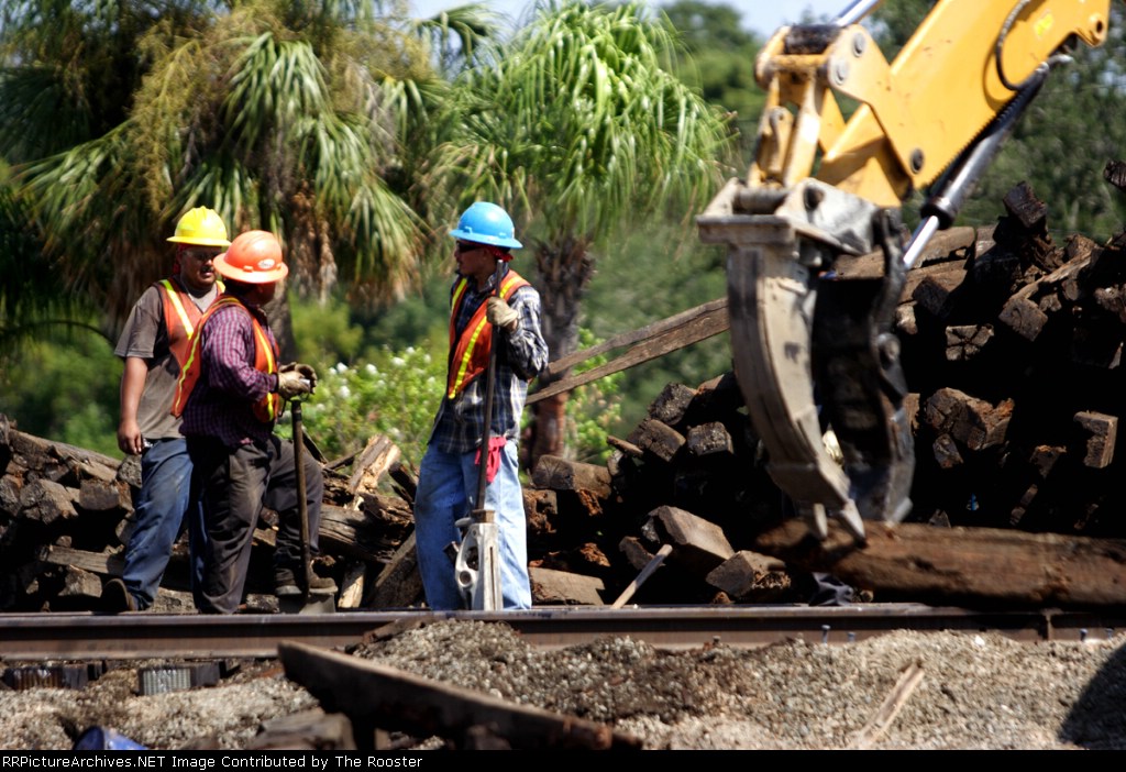 Railworks wokers in the yard 4