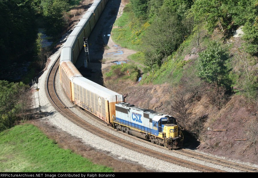 SD50 # 8550 is pushing hard on the rear of Q217