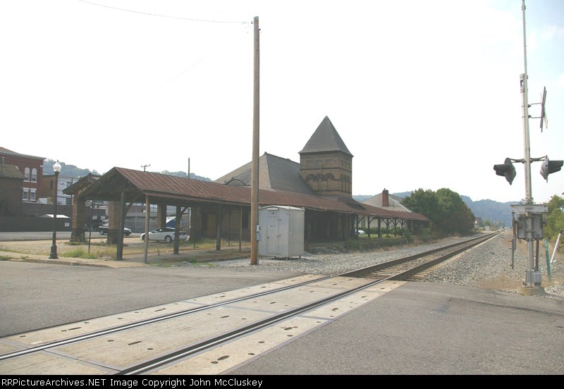 old P&LE passenger station
