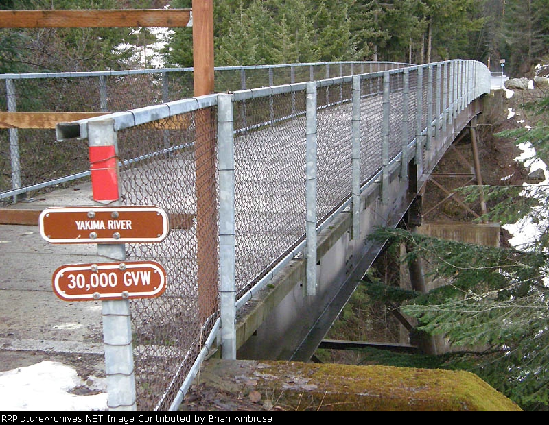 Bridge FF-18 over Yakima River