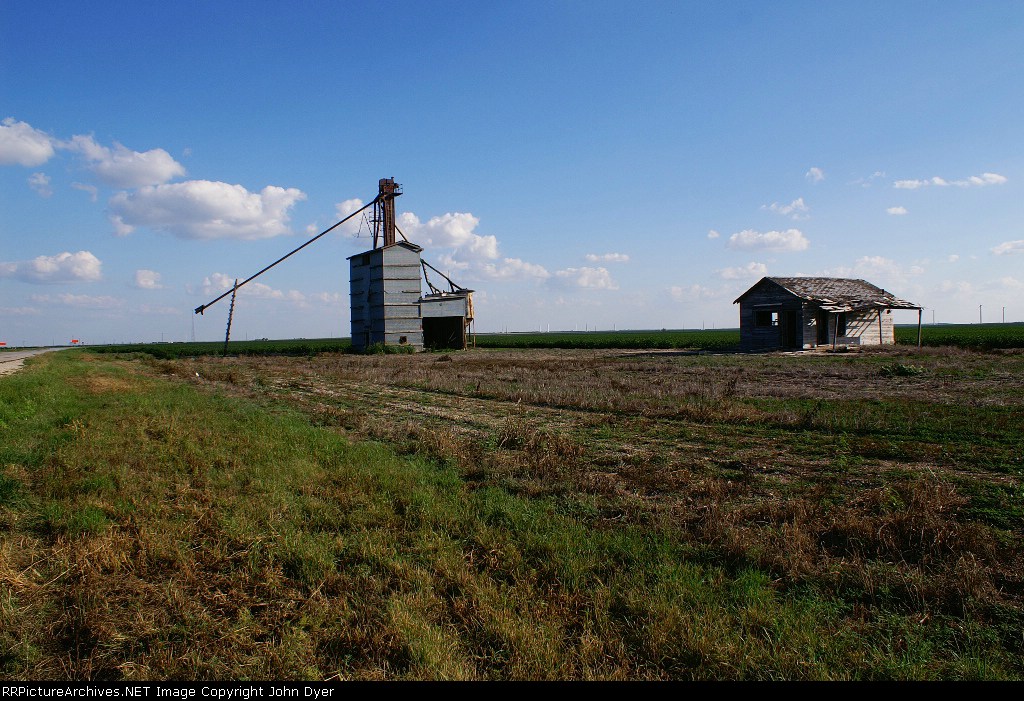 Remnants of the Wastella cotten gin and scales along the abandoned RSP right-of-way