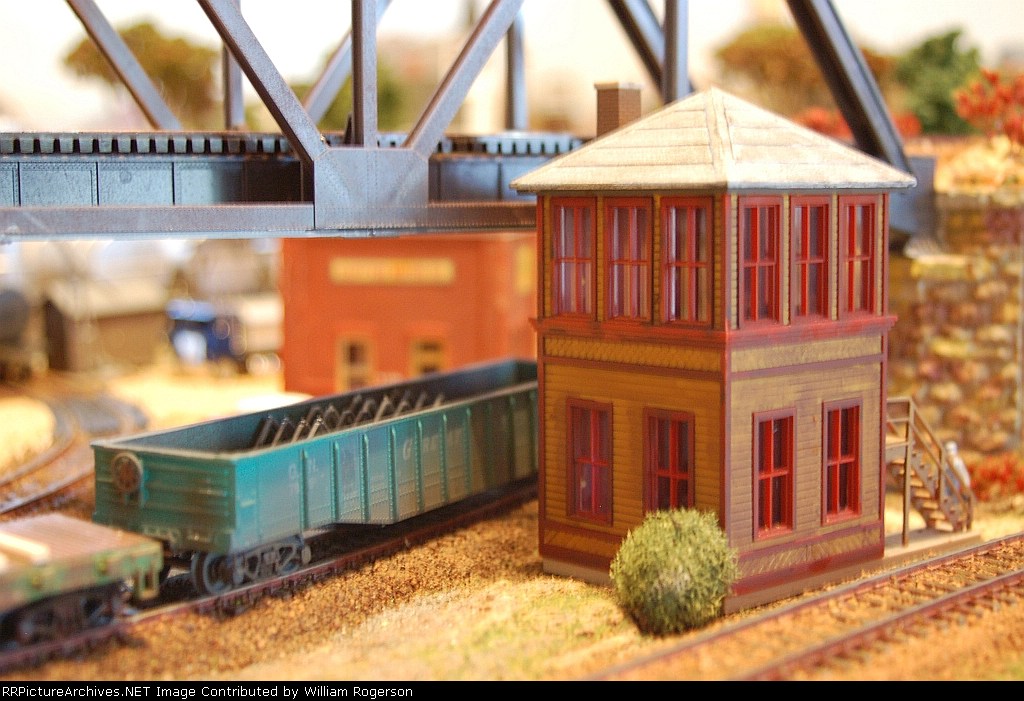 Cal Den Besten's Great Northern Railroad HO Layout - Image No. 28