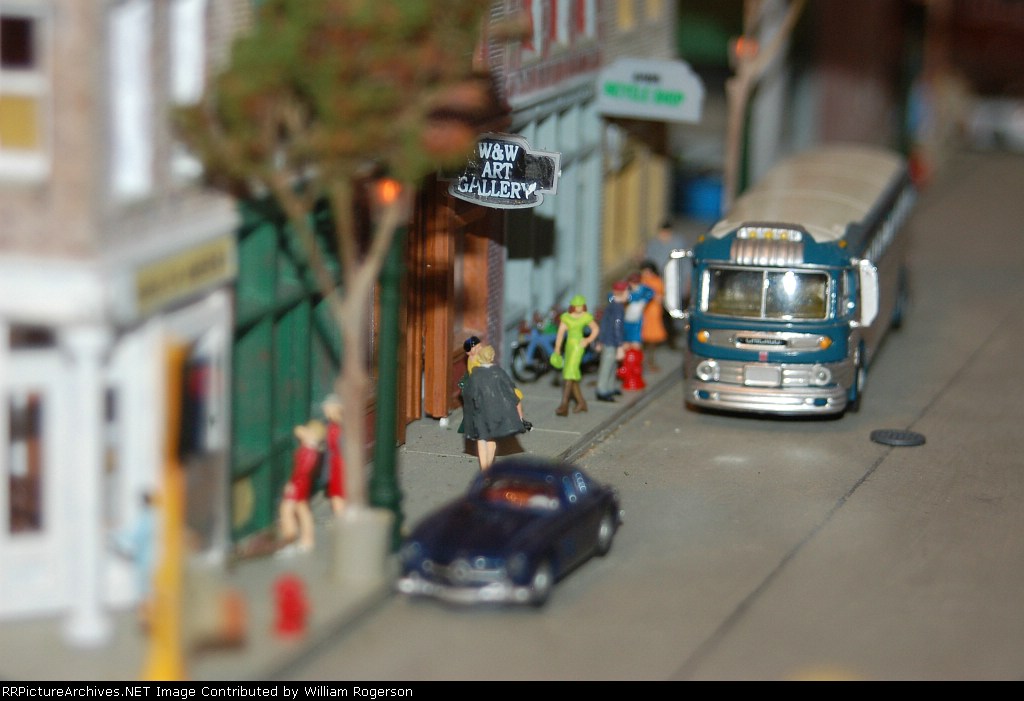 Cal Den Besten's Great Northern Railroad HO Layout - Image No. 41