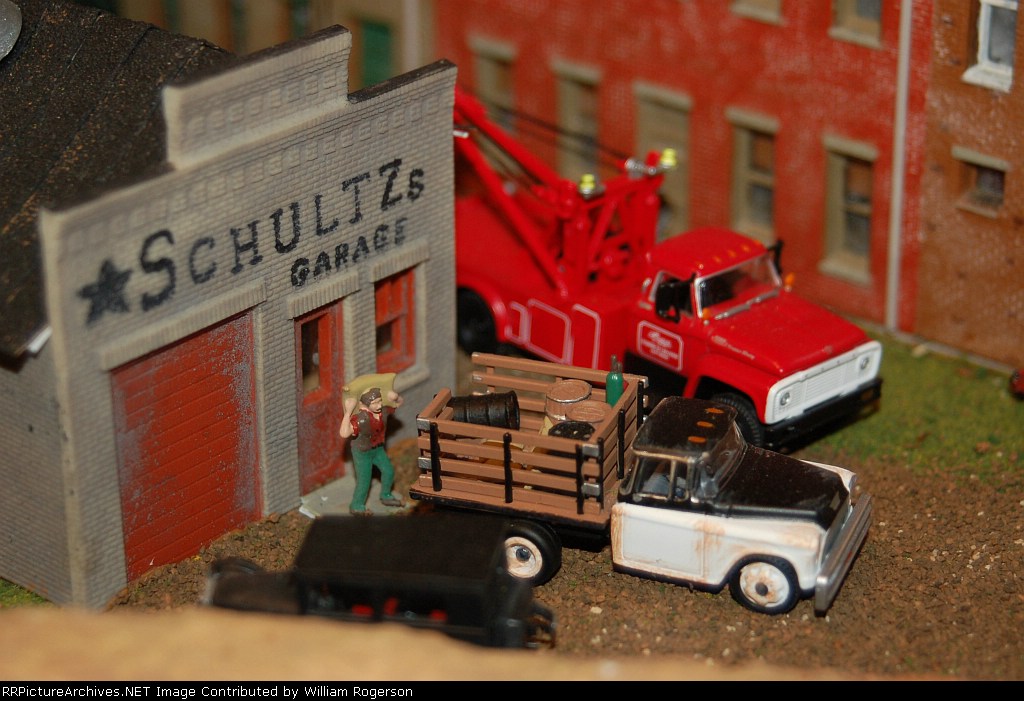 Cal Den Besten's Great Northern Railroad HO Layout - Image No. 44