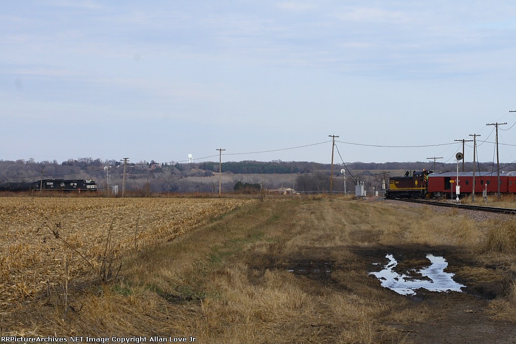 FEVR Dinner Train crossing the BNSF Diamond