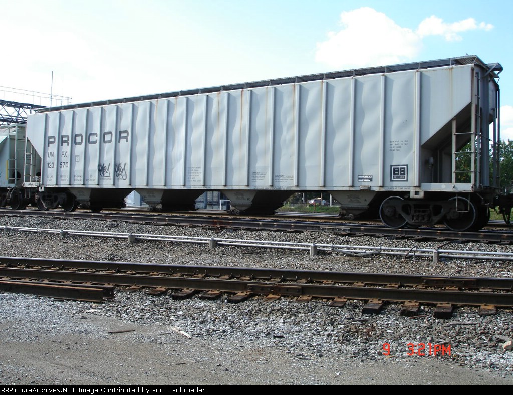 UNPX 123570 Covered Hopper EB 