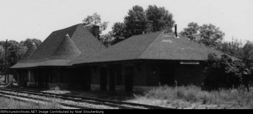 Morrison, IL Station and LTL room