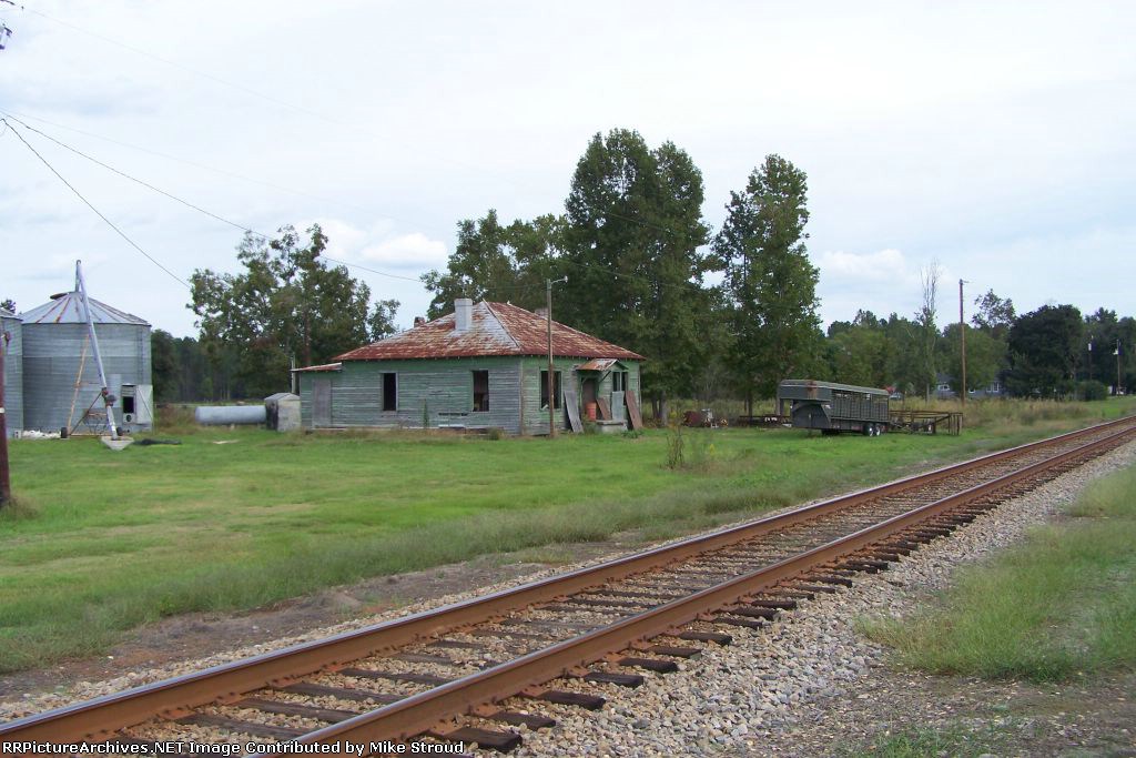 Old Freight (Produce) Depot along ex C-WC Line 
