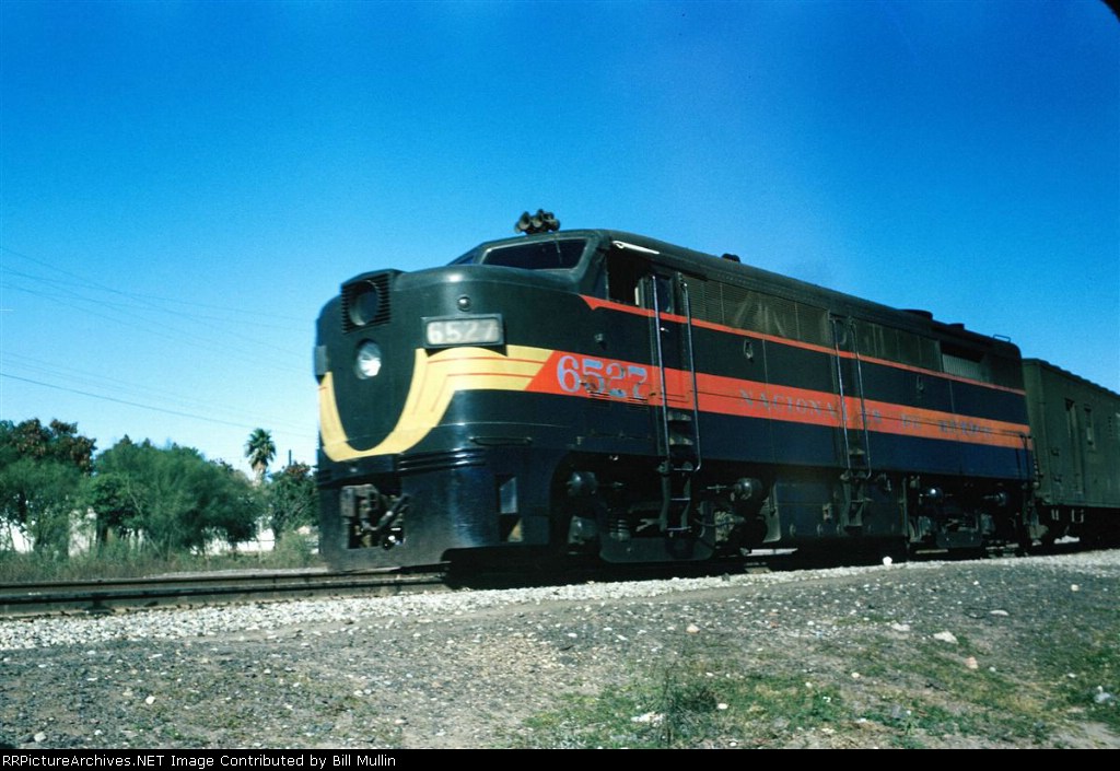 NdeM 6527 in 1962 departing with local passenger