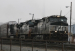 NS 9177 leads two other units towards the K line on train P30