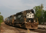 NS 3262 leads train P10 out early in the morning