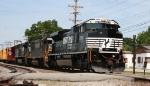 NS 2766 leads P30 towards Pomona Yard