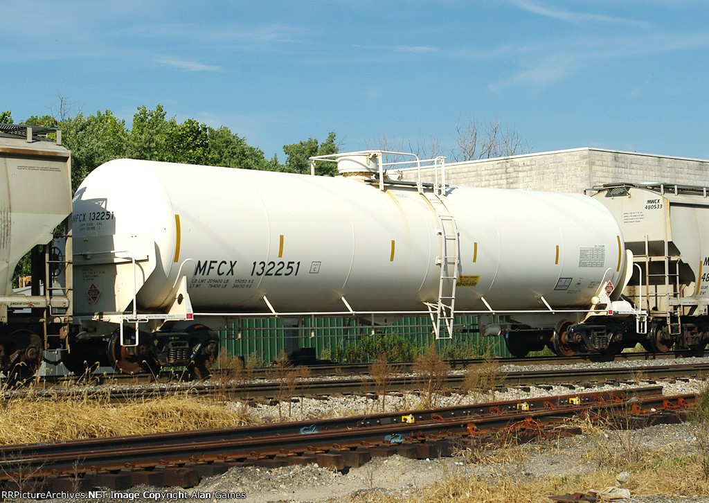 MFCX Tank Car 132251