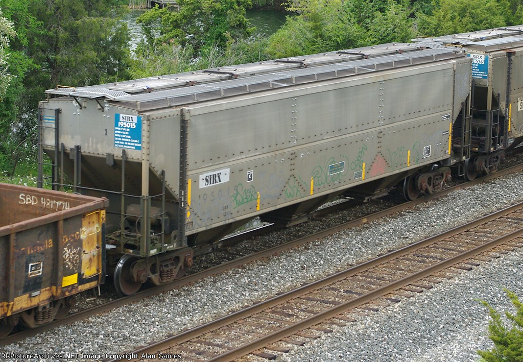 SIRX Covered Hopper 195015