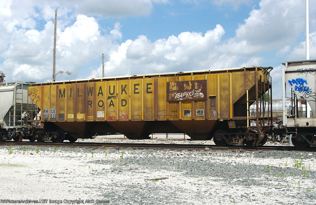 MWCX Covered Hopper 462030