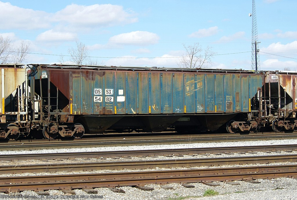 DSSX Covered Hopper 5482