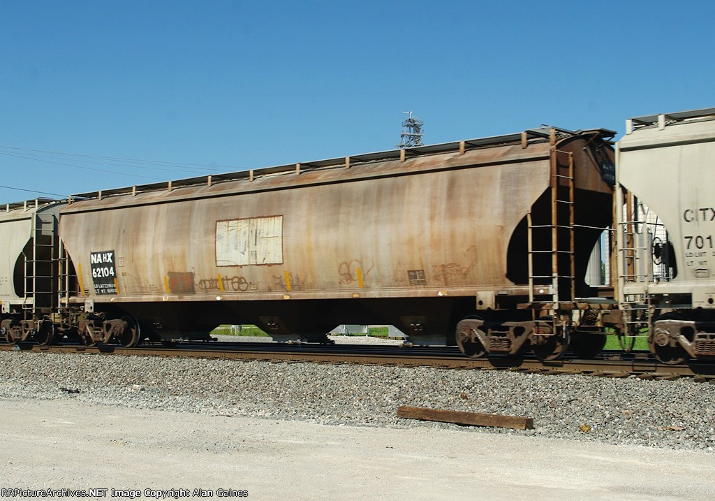 NAHX Covered Hopper 62104