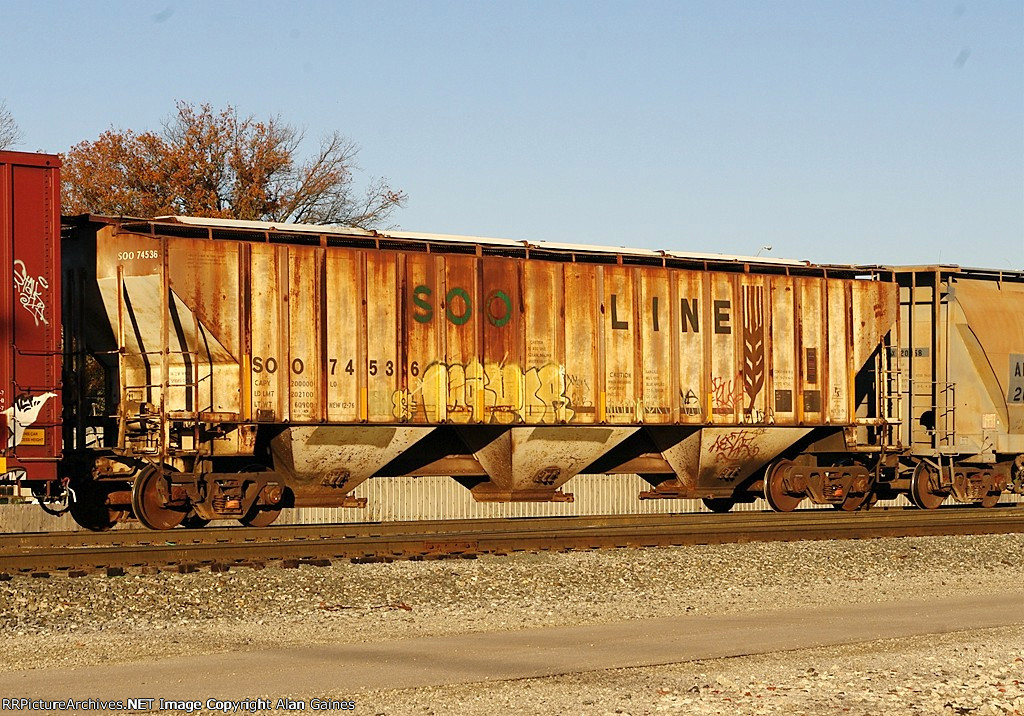 SOO Covered Hopper 74536