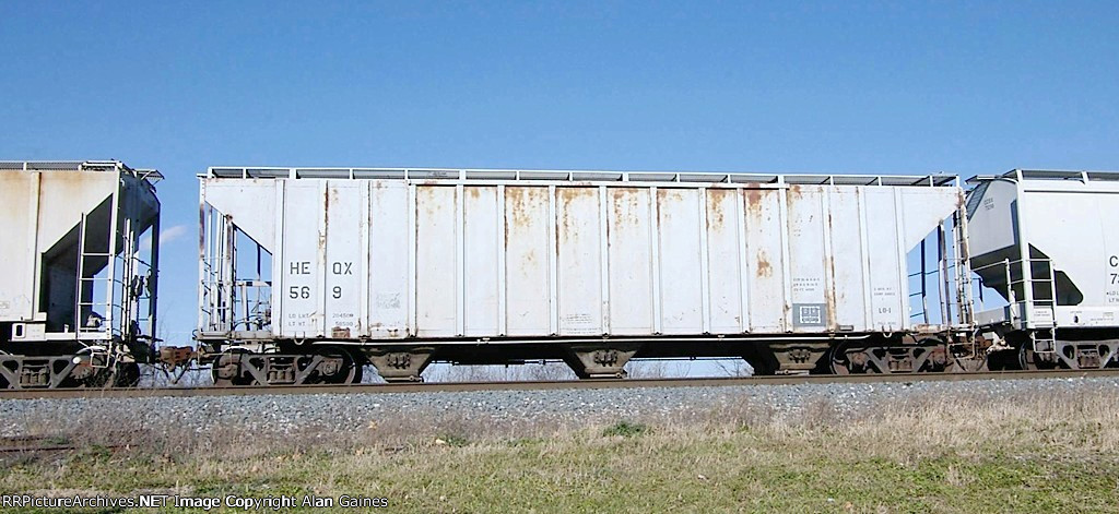 HEQX Covered Hopper 569