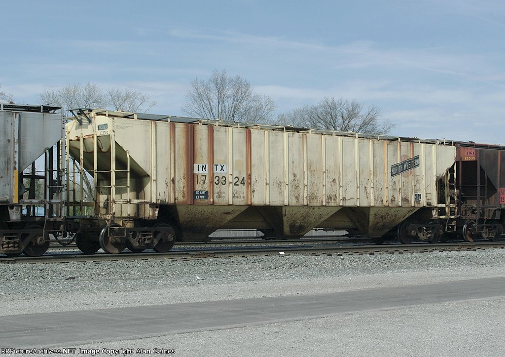 INTX Covered Hopper 173324