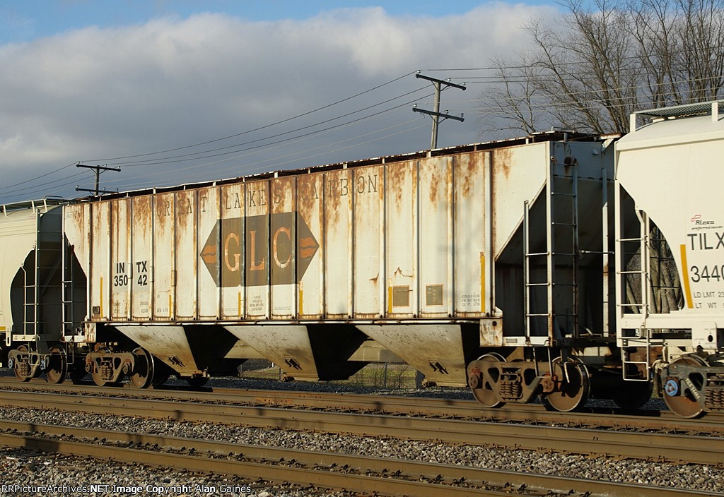 INTX Covered Hopper 35042