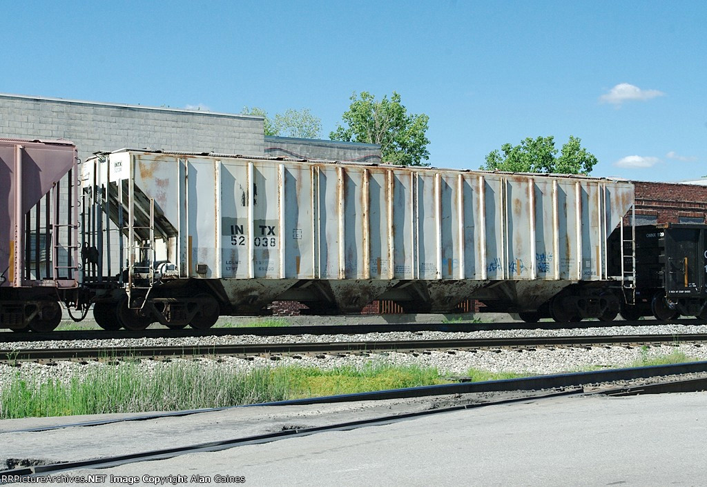 INTX Covered Hopper 52038