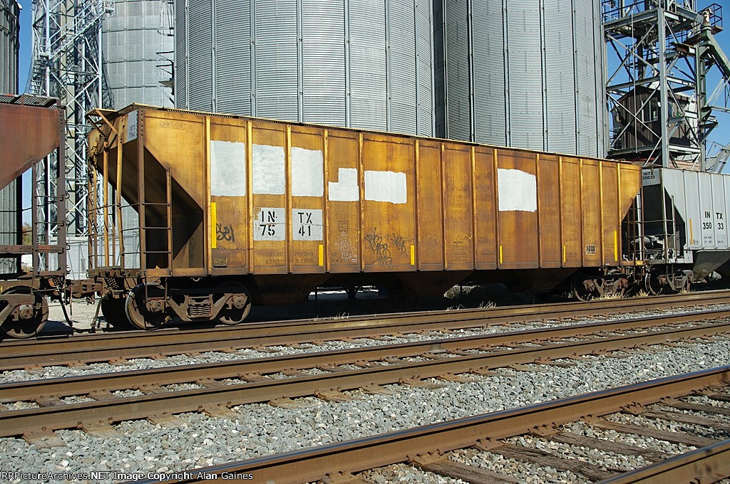 INTX Covered Hopper 7541