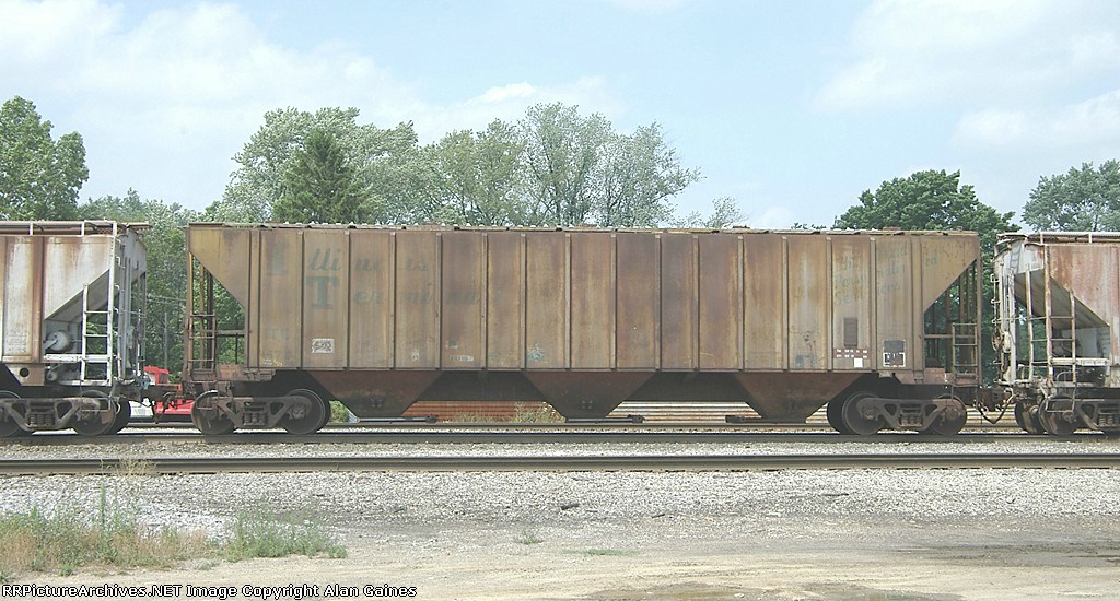 ITC Covered Hopper 1675