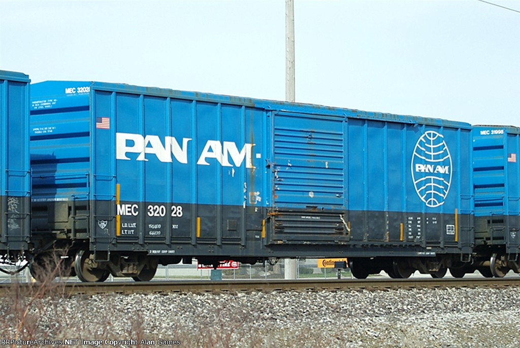 MEC Box Car 32028