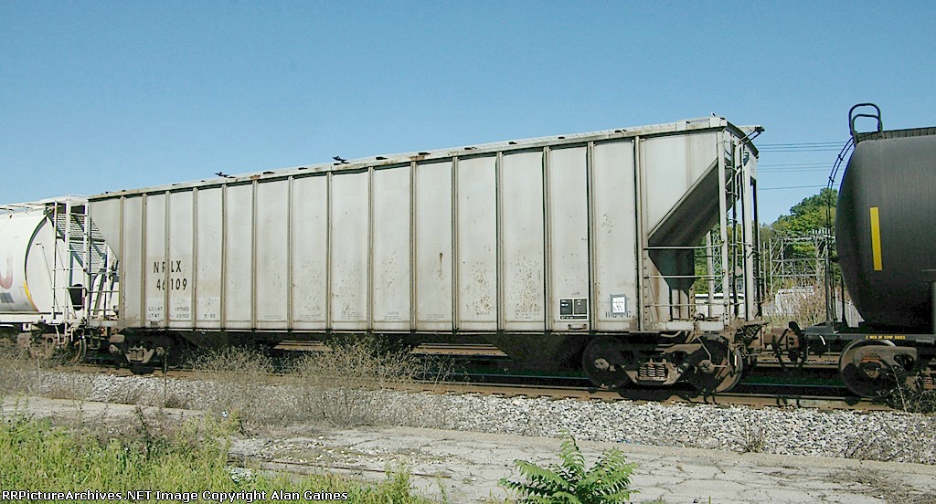 NRLX Covered Hopper 46109