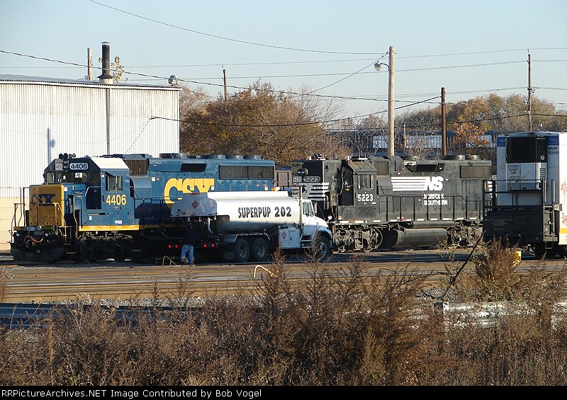 CSX 4406 & NS 5223