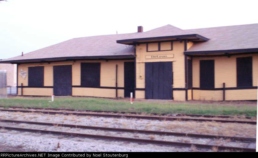East end of North View of Texas Central Depot, De Leon, TX