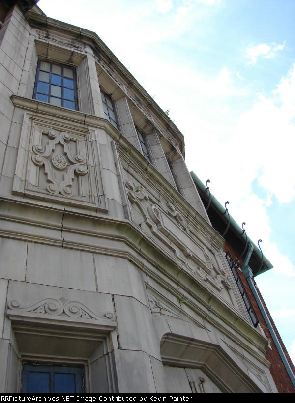 Station bay-street side