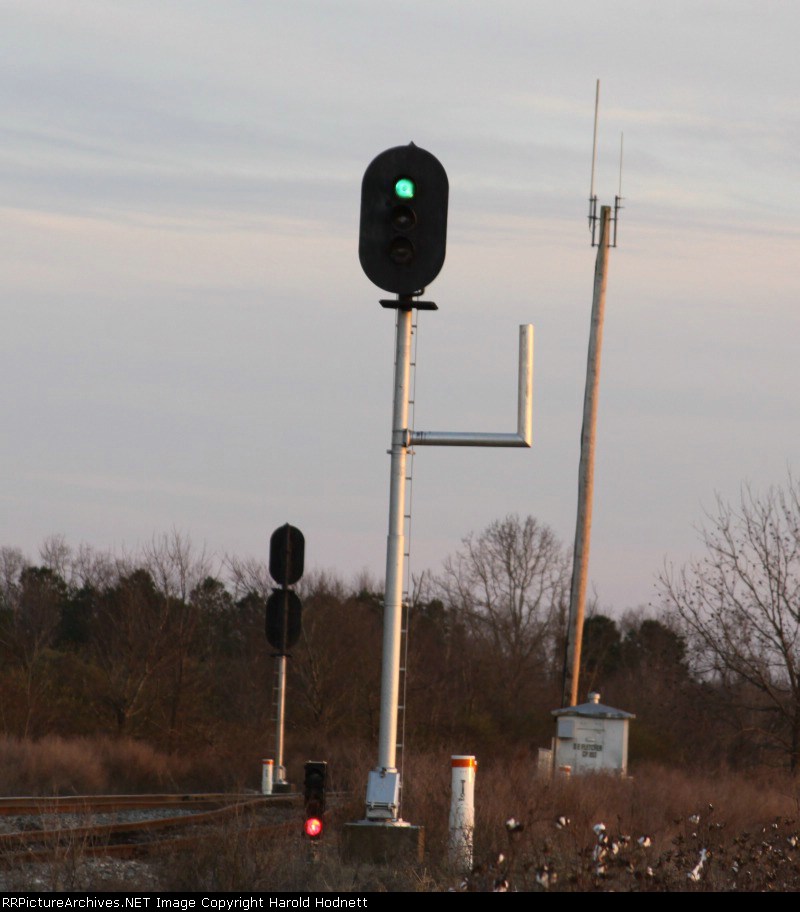 Signal at SE Fletcher 